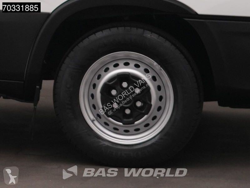 Коммерческий автомобиль Iveco 35S18 3.0L...