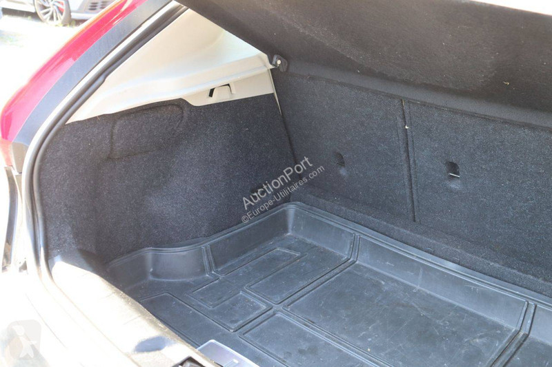 عربة نفعية Volvo