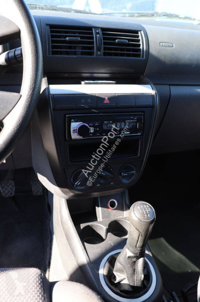عربة نفعية Volkswagen Fox