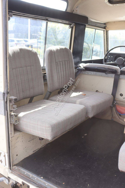 Véhicule utilitaire Land Rover