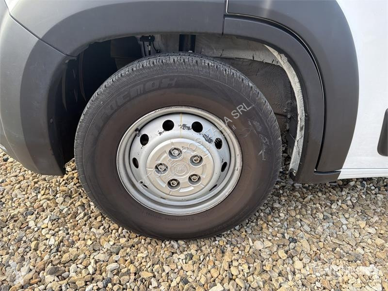 Véhicule utilitaire Opel 2.2