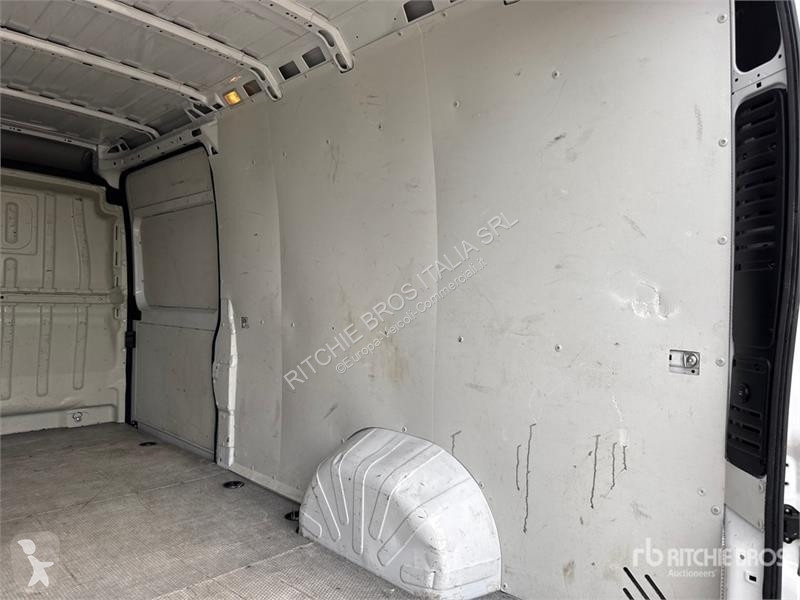 Véhicule utilitaire Opel 2.2