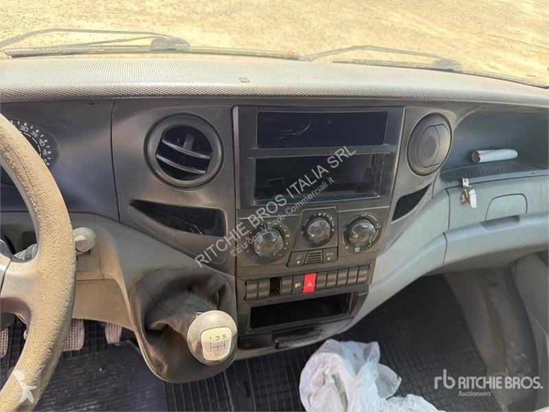 Furgoneta Iveco 35C15 Cargo Van