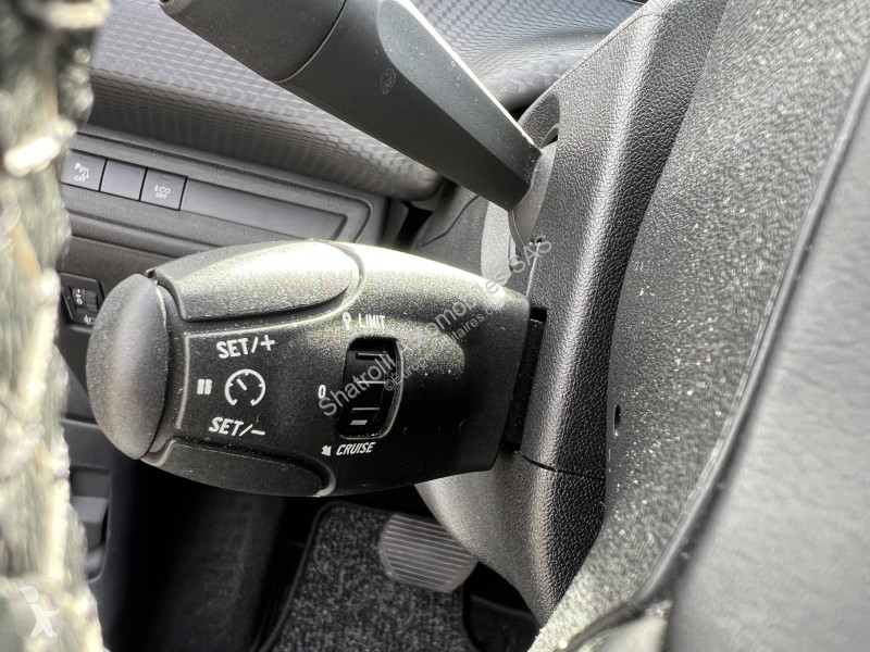Užitkové vozidlo Peugeot 1.2 110ch Allure...