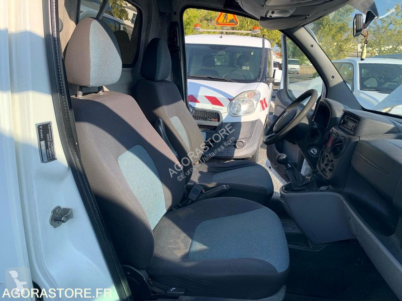 Véhicule utilitaire Fiat DOBLO