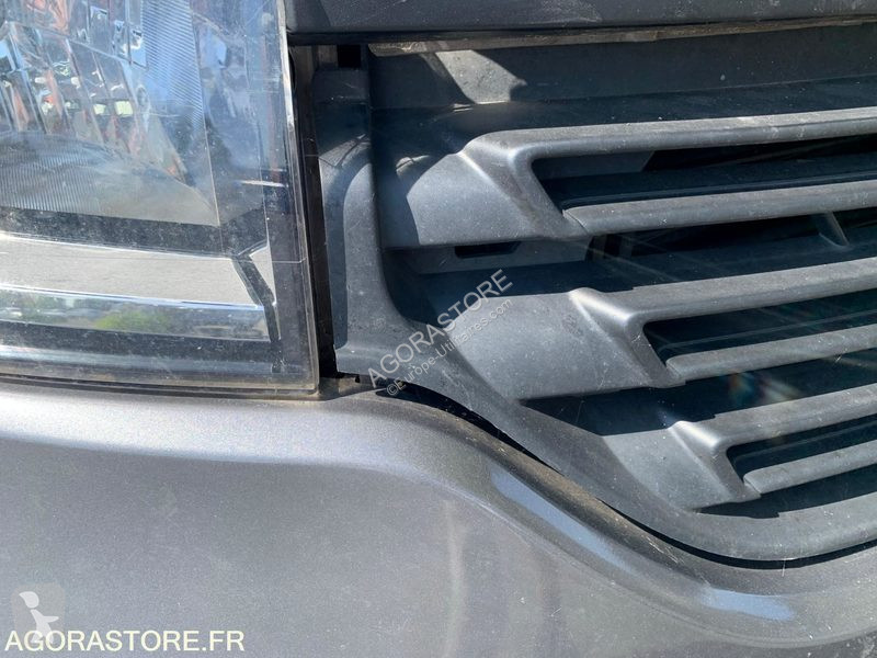 Véhicule utilitaire Renault TRAFIC