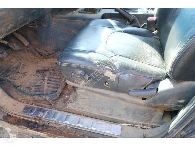 Véhicule utilitaire Nissan