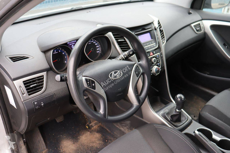 Hyundai i30 van