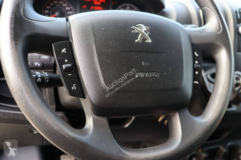 Véhicule utilitaire Peugeot