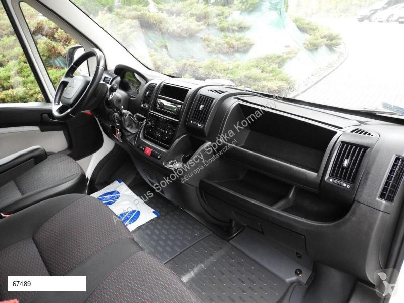 Autoutilitară Peugeot BOXER PLANDEKA WINDA 8...