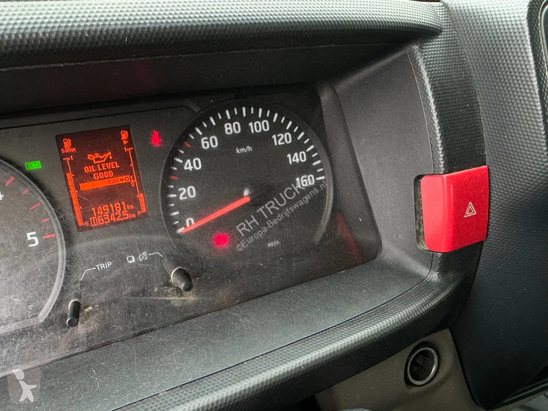 Véhicule utilitaire Nissan UNIT CABSTAR 35.13 +...