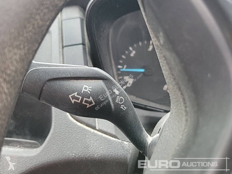 Véhicule utilitaire Ford 350