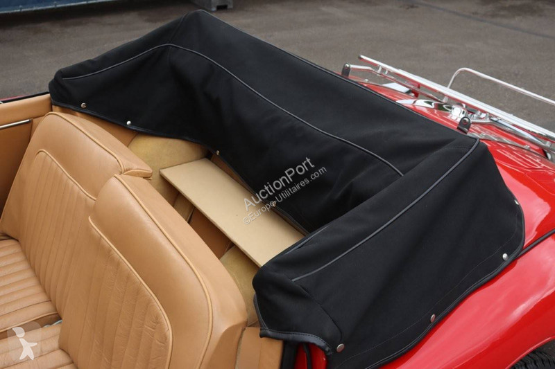 Véhicule utilitaire Jaguar 150 DHC