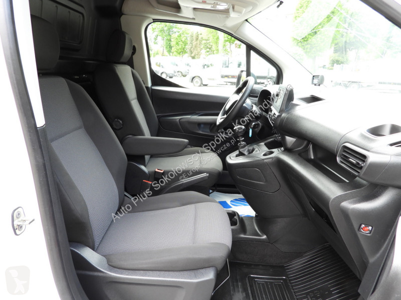 Véhicule utilitaire Toyota CITY
