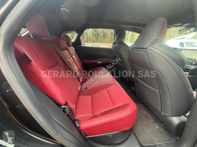 Samochód dostawczy Lexus 500H