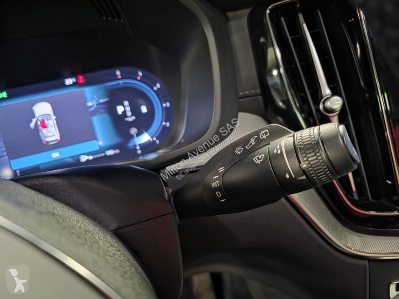Samochód dostawczy Volvo XC60 B4 Micro-Hybride...