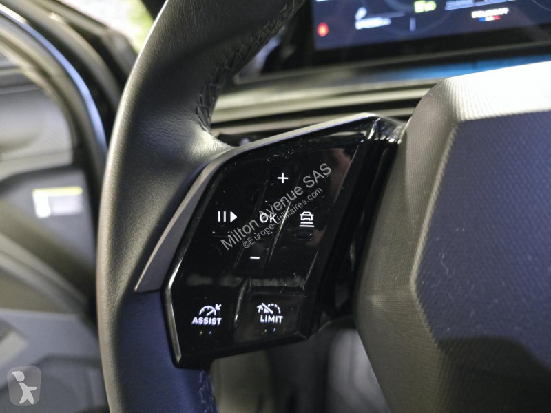 عربة نفعية Peugeot 5008 1.2i Hybrid -136 - BV...