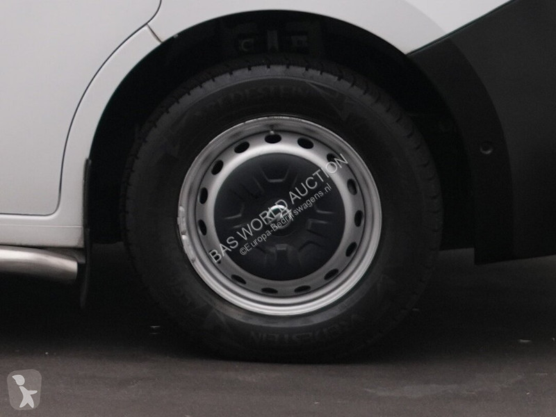 Véhicule utilitaire Opel 140PK