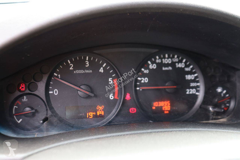 Autoutilitară Nissan