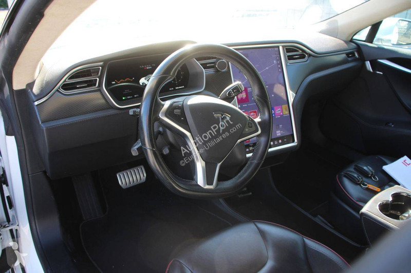 Furgoneta Tesla P85+