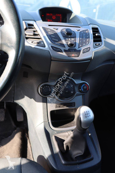 عربة نفعية Ford