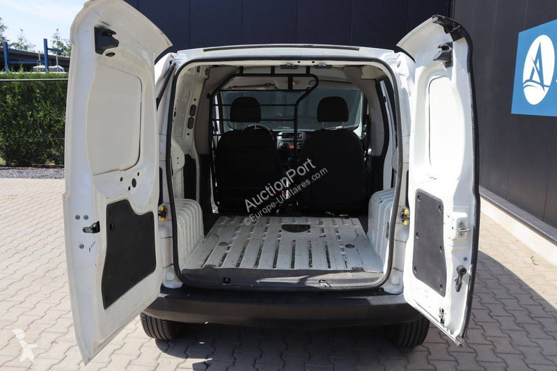 Véhicule utilitaire Peugeot
