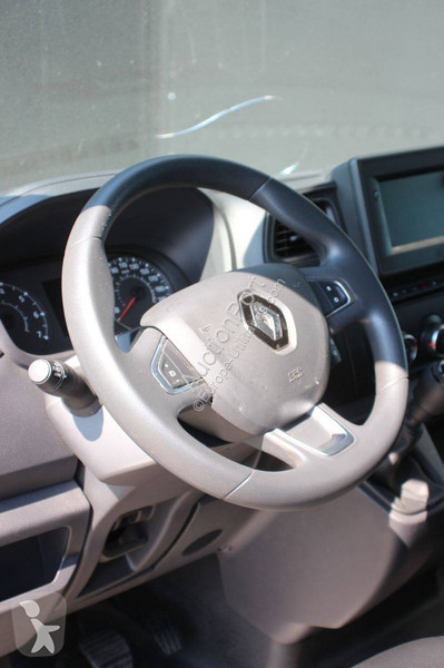 عربة نفعية Renault Crossover