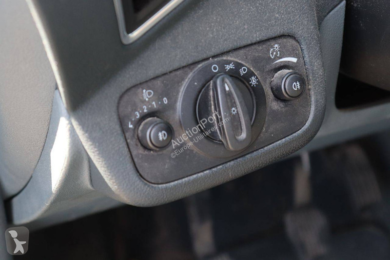 Véhicule utilitaire Ford Grand