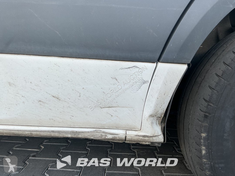Лекотоварен автомобил Mercedes 312