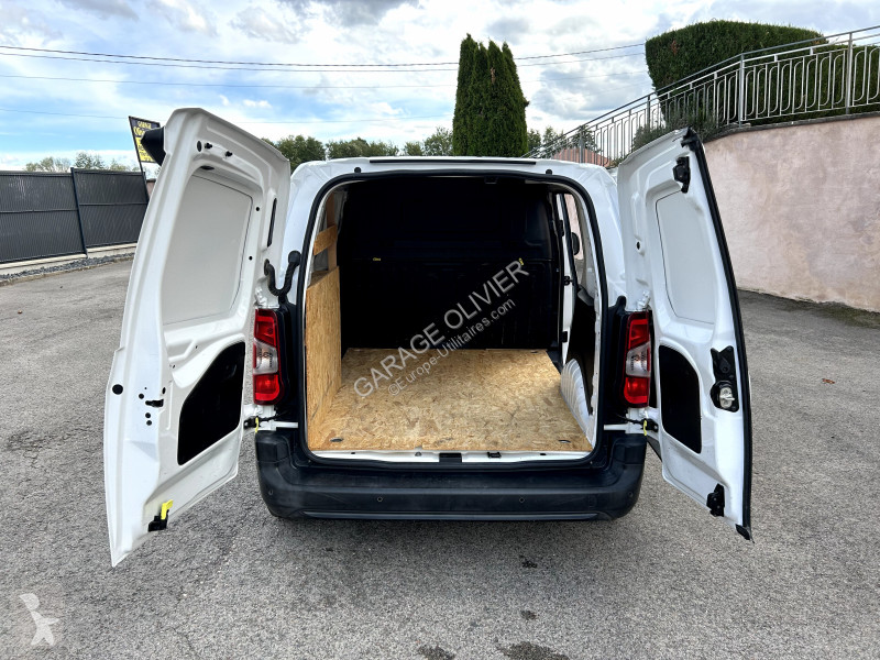 Furgoneta Peugeot Standard 650KG 1.5 Bluehdi...