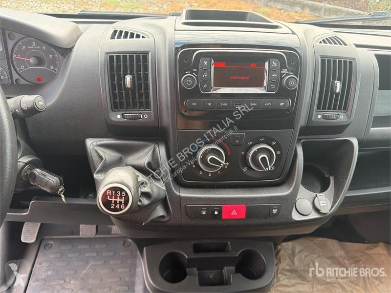 Véhicule utilitaire Opel 2.2