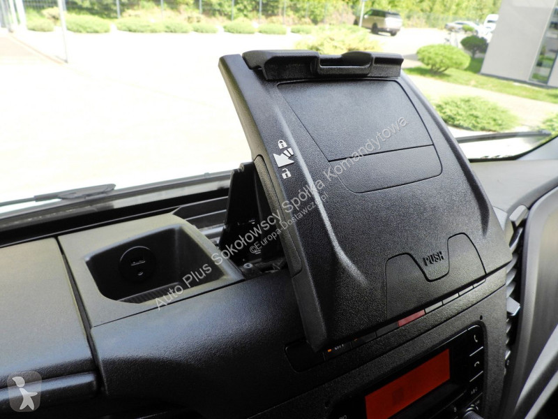 Лекотоварен автомобил Iveco 35C16 DAILY