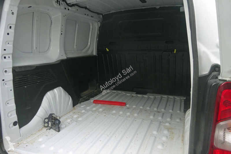 Véhicule utilitaire Peugeot PARTNER 1,5 HDI 120