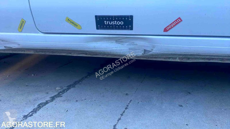 Комерційні автомобілі Peugeot PARTNER