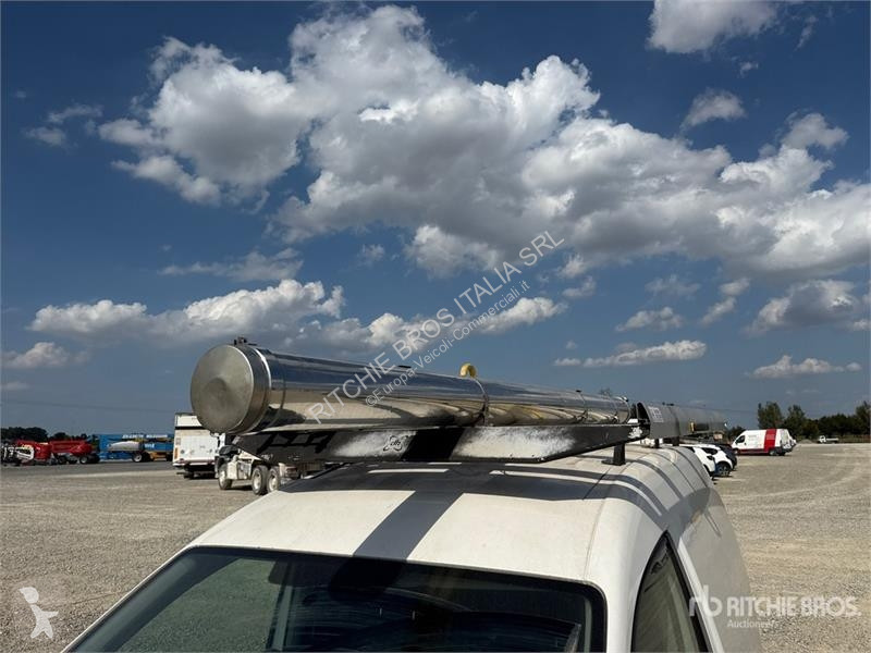 Комерційні автомобілі Volkswagen Cargo Van