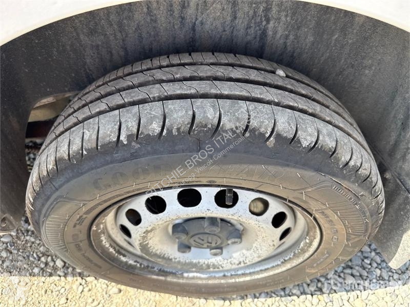 Комерційні автомобілі Volkswagen Cargo Van