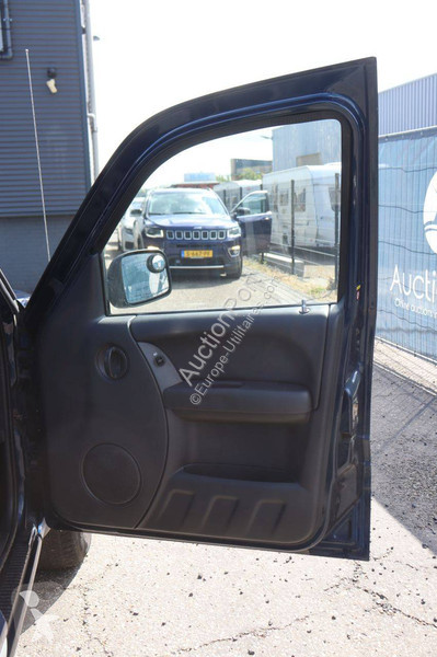 Furgoneta Jeep  LIBERTY SPORT