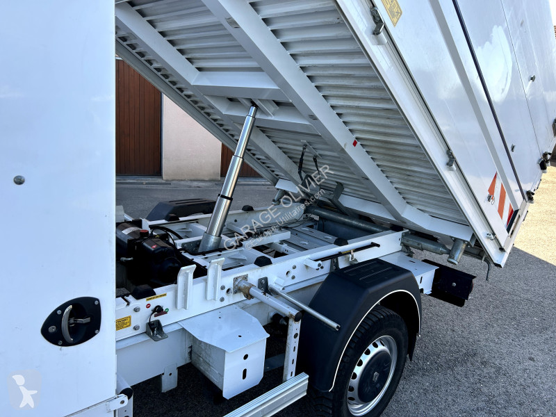 Коммерческий автомобиль Renault Benne F3500 L2...