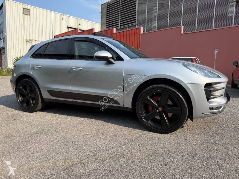 Véhicule utilitaire Porsche