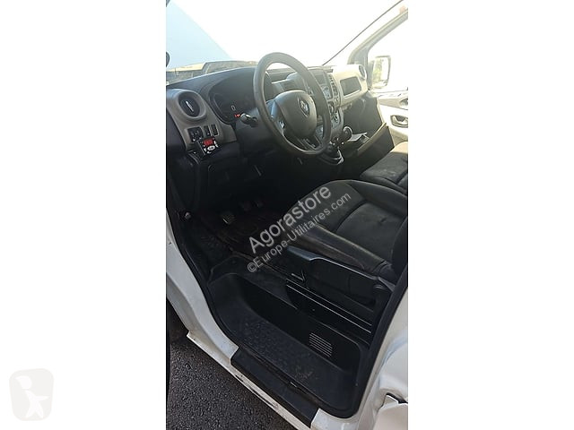 Véhicule utilitaire Renault TRAFIC