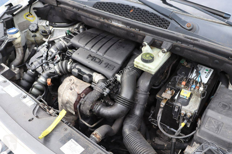 Véhicule utilitaire Peugeot 120 L1 1.6HDIF...