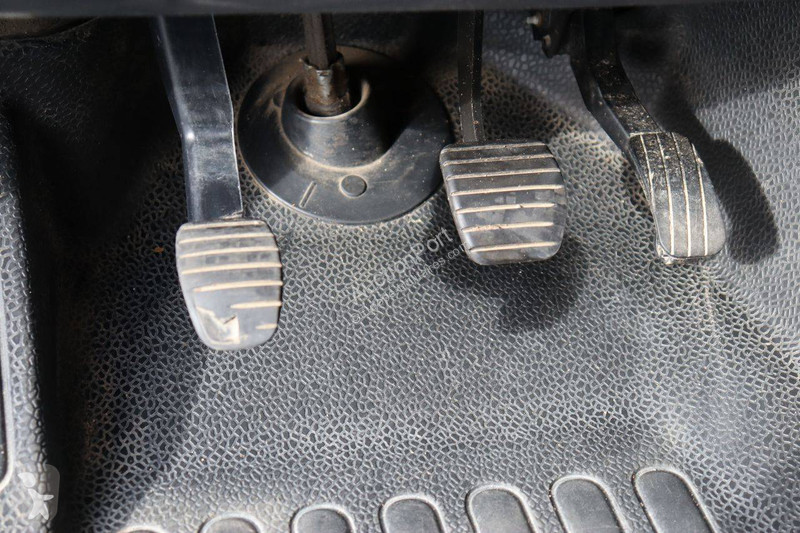 Véhicule utilitaire Nissan