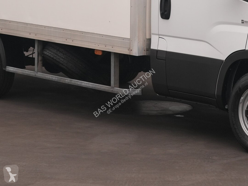 Véhicule utilitaire Iveco 35S16
