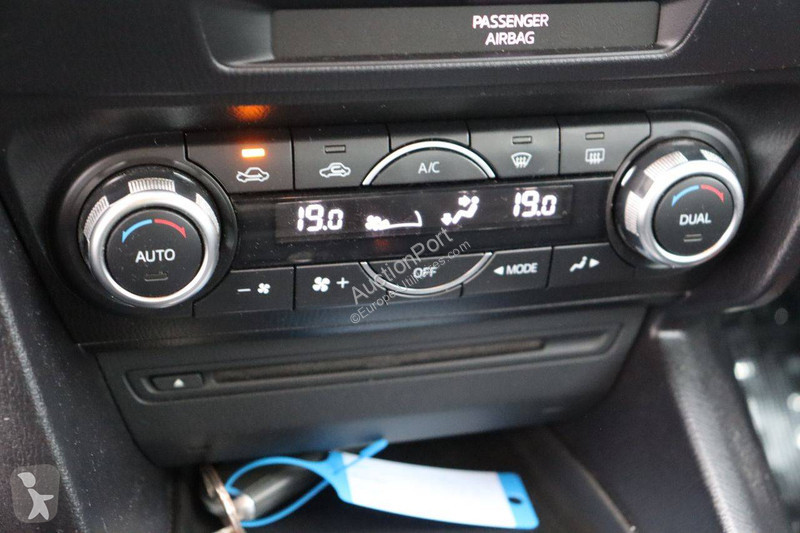 Mazda  3 van