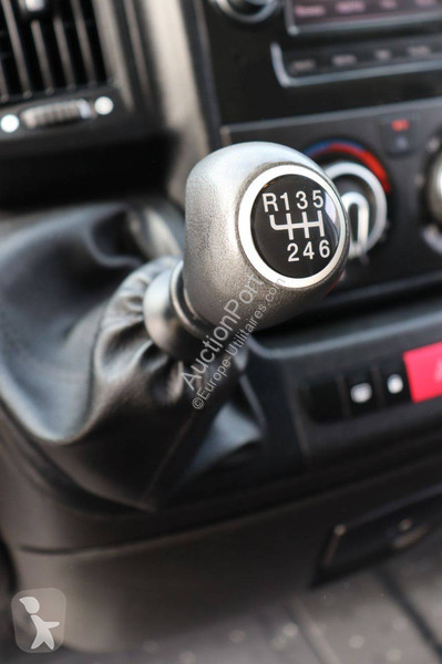 Véhicule utilitaire Peugeot