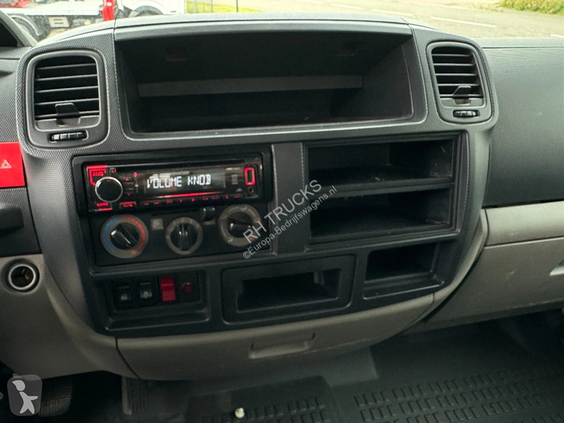 Véhicule utilitaire Nissan UNIT CABSTAR 35.13 +...