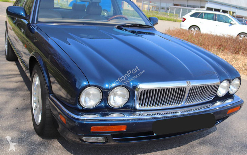 Véhicule utilitaire Jaguar Sovereign 4.0