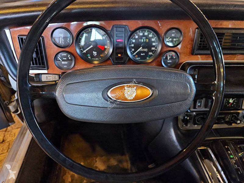 Véhicule utilitaire Jaguar (series II) 4.2...
