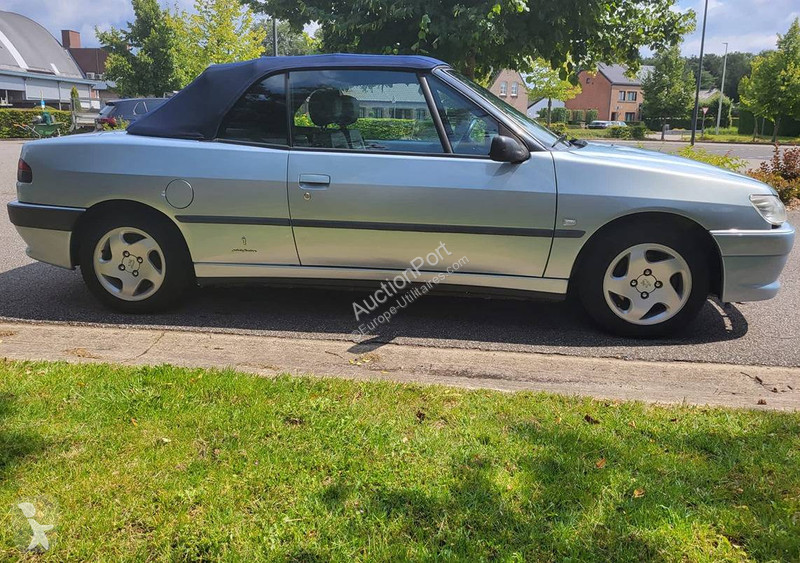 Véhicule utilitaire Peugeot Cabriolet 1.6...