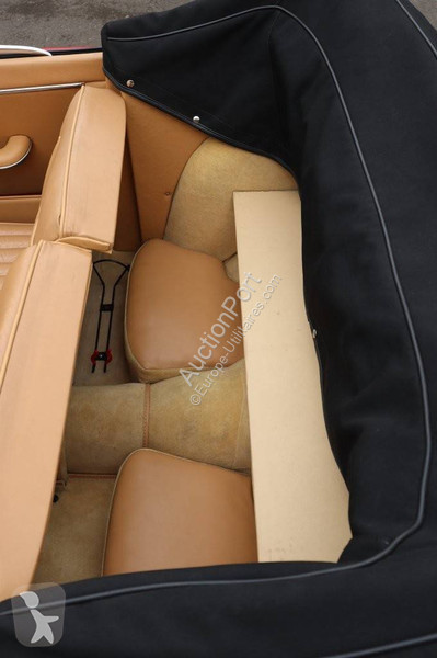 Véhicule utilitaire Jaguar 150 DHC